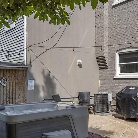 Rare City Home W/ Backyard Fire-Pit & Hottub Lancaster Eksteriør billede