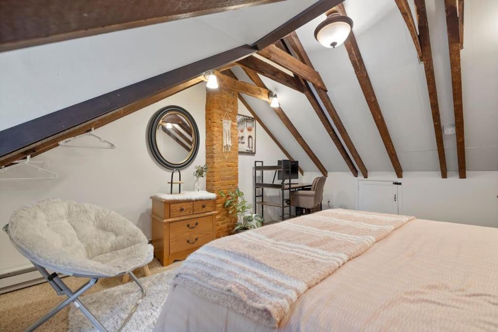 Rare City Home W/ Backyard Fire-Pit & Hottub Lancaster Eksteriør billede